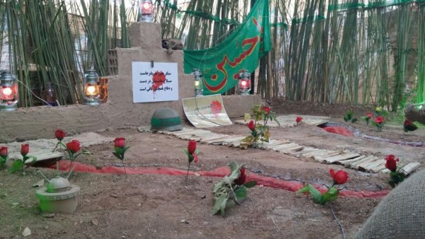 نمایشگاه دفاع مقدس در دانشگاه پیام نور یاسوج
