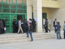انتظار دانشجویان برای کنکور کارشناسی ارشد در یاسوج