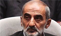 شریعتمداری: روحانی با آزادی موسوی و کروبی مخالف است